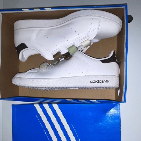 Adidas Rare Stan Smith Men’s Neutral Velcro tennis running shoe 12 sneaker - Picture 4 of 4